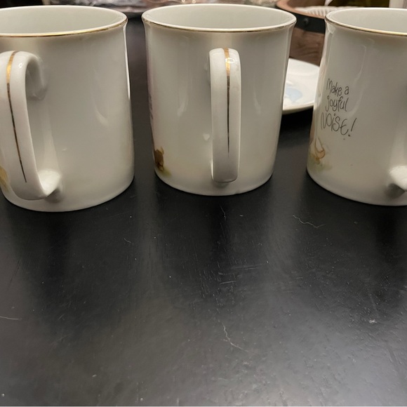 Vintage Precious Moments Coffee Mugs & one Plate - Picture 9 of 10
